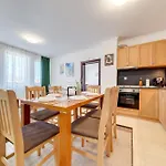 тристаен 1а17 гранд манастира Apartment Pamporovo