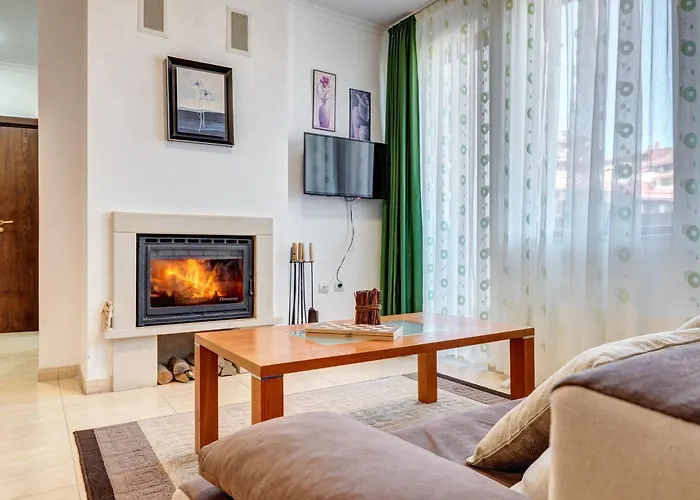 Апартамент тристаен 1а17 гранд манастира *